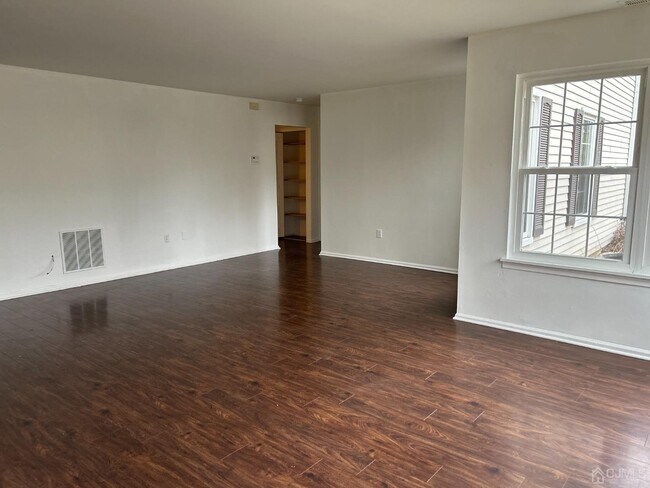 Building Photo - 67 Pennsylvania Way