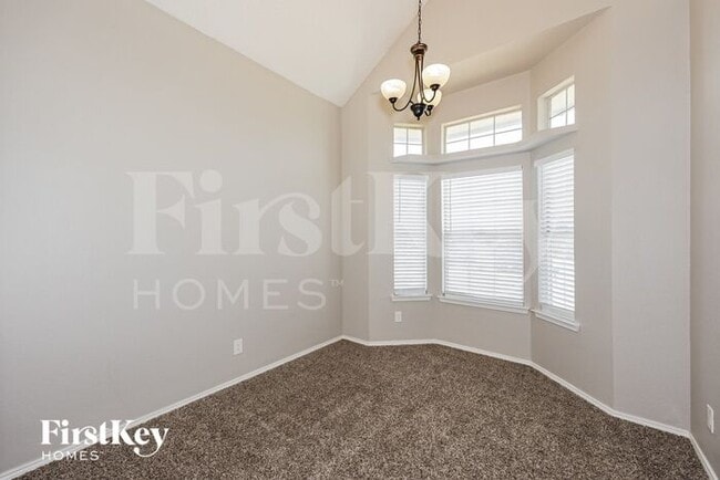 Foto del edificio - 2140 Birch Bend