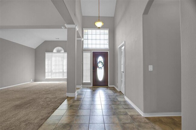 Foto del edificio - 11906 Canyon Timbers Dr