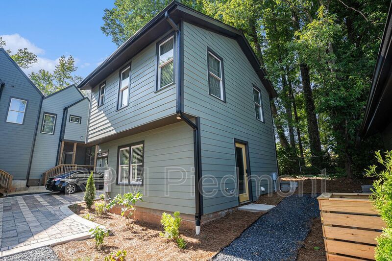 Foto principal - 1081 Hill St SE