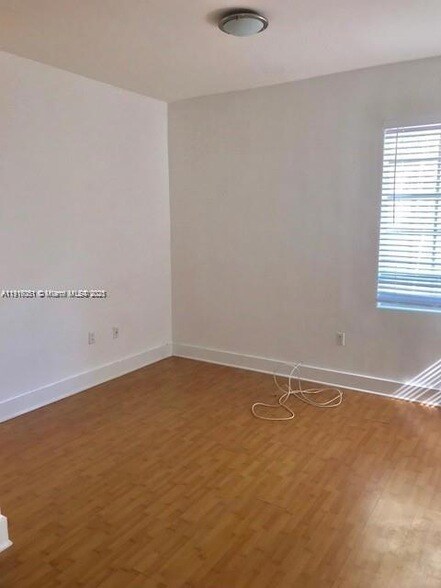 Foto del edificio - 1000 Meridian Ave