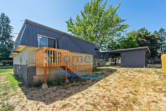 Foto del edificio - Large 4 Bedroom 2 Bathroom Home with Off S...