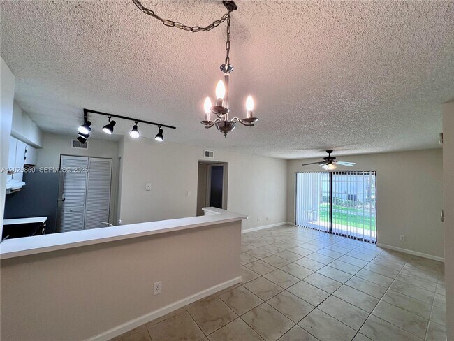 Foto del edificio - 640 S Park Rd