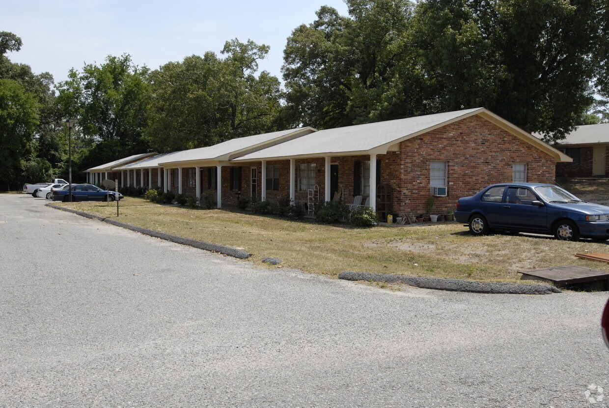 Sherwood Arms Apartments in Macon, GA