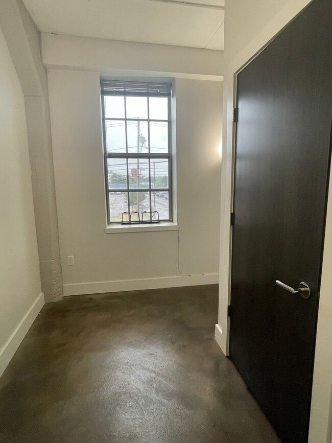 Interior Photo - 538 Erie Blvd West, Syracuse NY