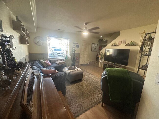 Foto del edificio - Great location 3 bed, 2.5 bath, 1 car gara...