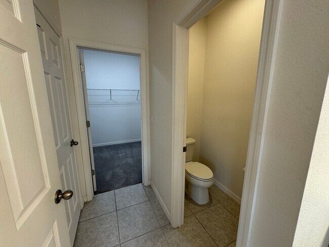 Foto del edificio - Available Now! Spacious 3-Bedroom Townhome with Fenced Yard in Winter Garden – Washer and Dryer I...