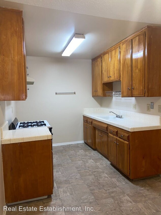 1332 E Wilshire Ave, Fullerton, CA 92831 Room for Rent in Fullerton