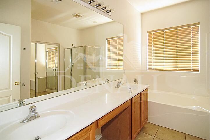 Foto del edificio - 9237 W Milkweed Loop