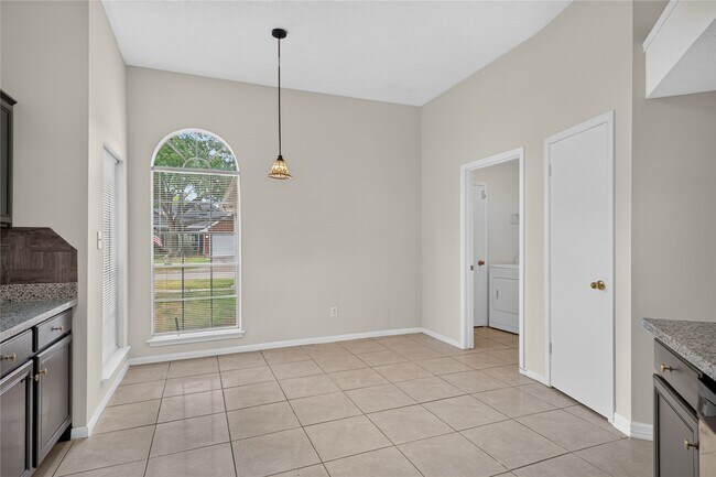Building Photo - 19635 Vernier Woods Ln