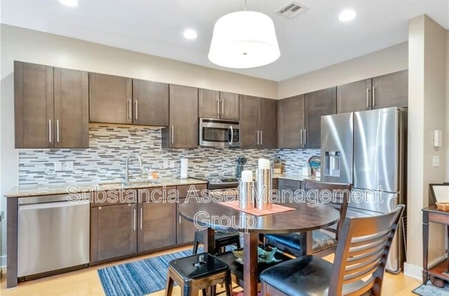 Building Photo - 444 N Central Ave