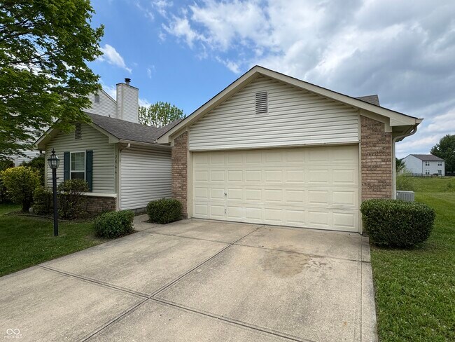 Foto del edificio - 7644 Scatter Woods Ln