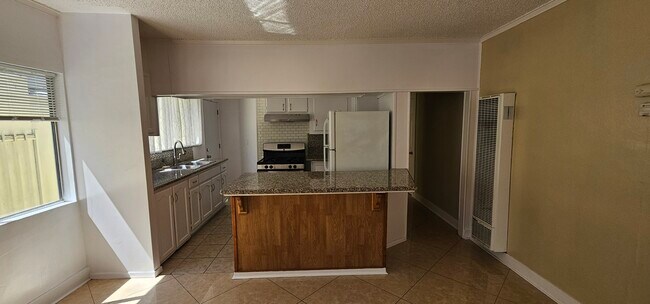 Kitchen - 1269 S Adams St