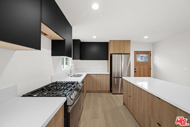 Foto del edificio - 3807-3102 W Heffron Dr