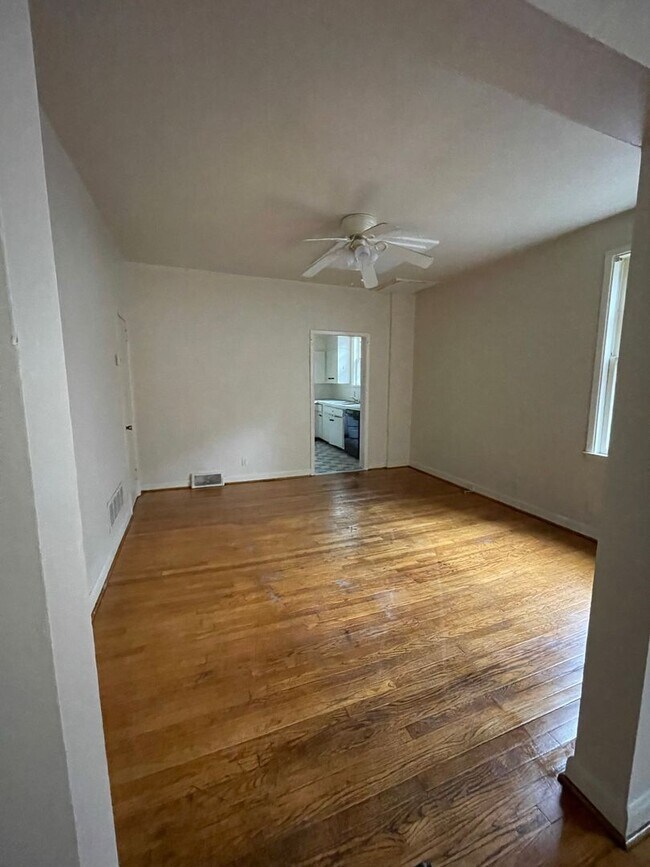 Foto del edificio - 3bd/1.5 bath located in University Hill- ***COMING IN JUNE***
