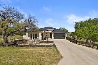Building Photo - 104 Desert Rose S