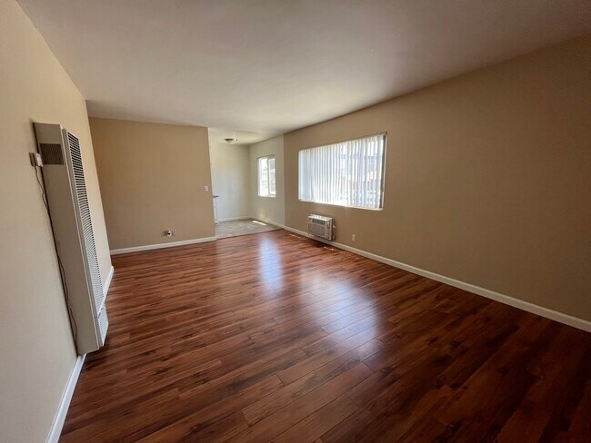 Foto del edificio - 13545 Vanowen St