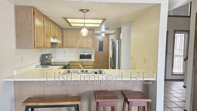 Building Photo - 4005 Lake Mary Rd
