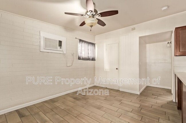 Building Photo - 1002 S Mariana St