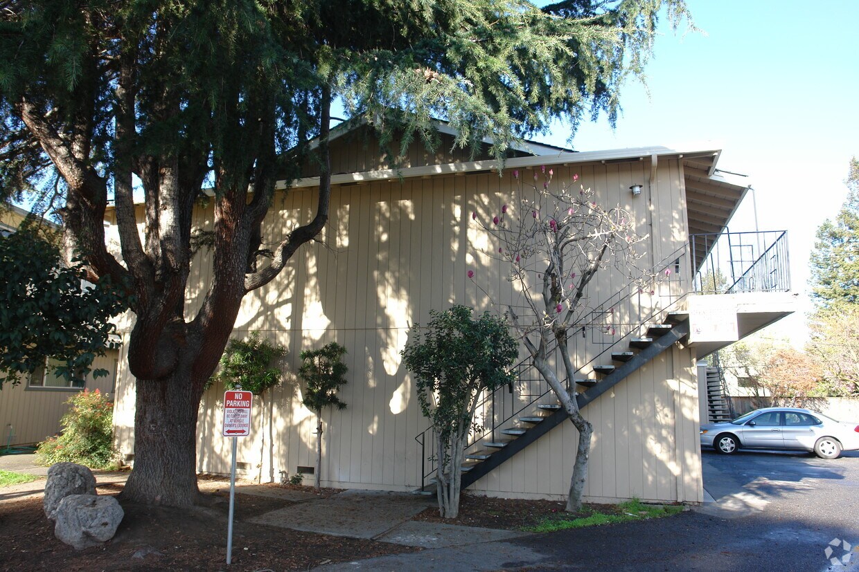 Building Photo - Kinjo Gardens