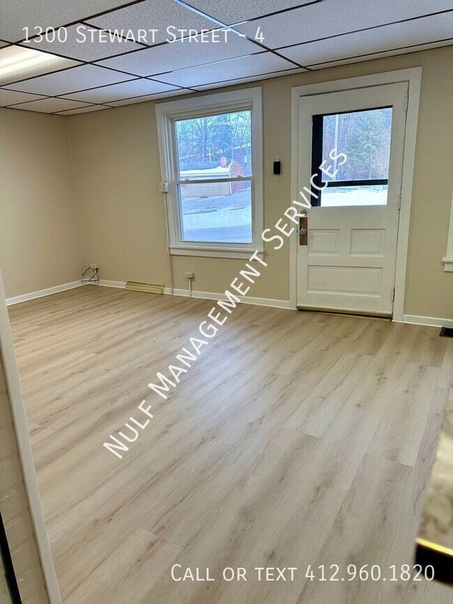 Foto del edificio - 1300 Stewart St