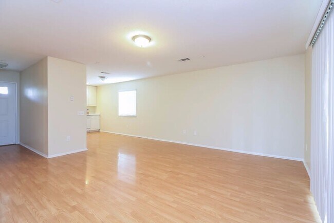 Building Photo - 3635 Taft St