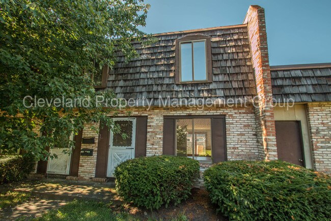 Building Photo - 1651 Mentor Ave