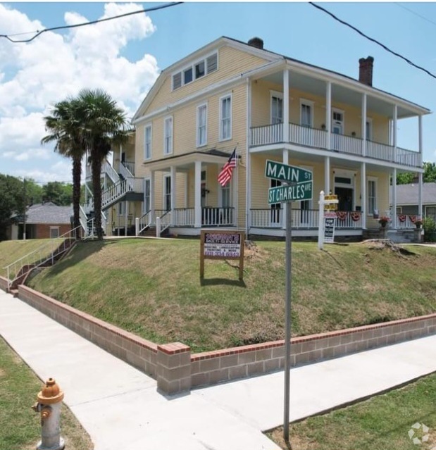 Building Photo - 1116 Main St