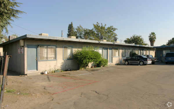 Building Photo - 4242 E Olive Ave