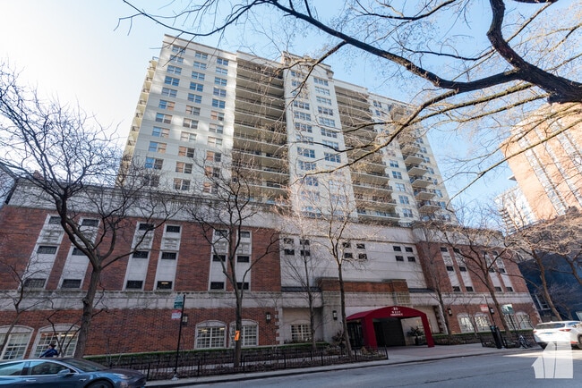 Building Photo - 21 W Chestnut St