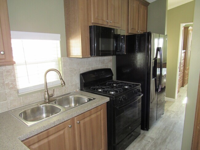 Foto del edificio - 28229 County Rd 33
