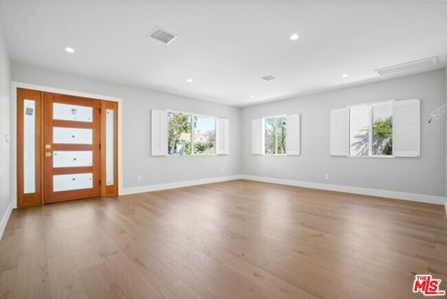 Foto del edificio - 4456 Calhoun Ave