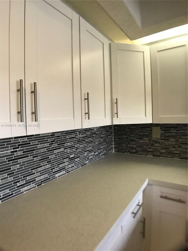 Foto del edificio - 8590 SW 212th St