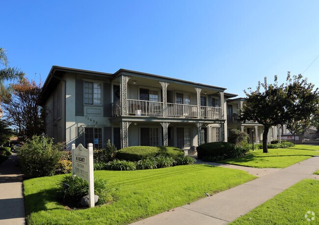 Foto del edificio - Tustin Orleans