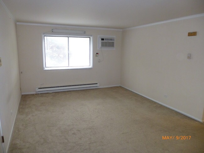 Building Photo - 182 S Waters Edge Dr