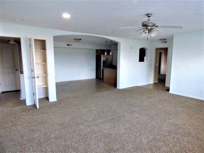 Living Room - 999 W Village River Ln