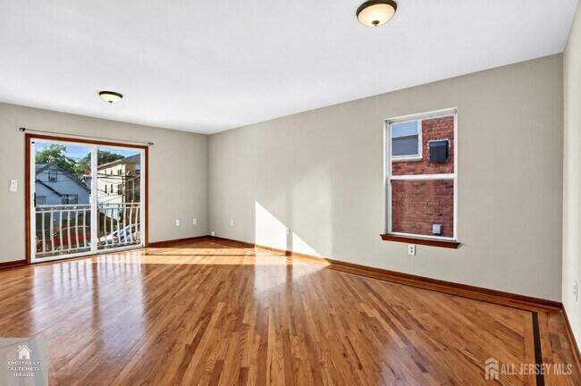 Foto del edificio - 921 Jefferson Ave