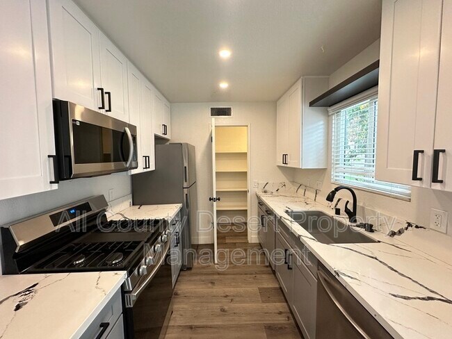 Foto del edificio - 74621 Shadow Hills Rd