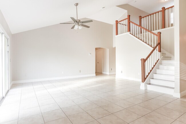 Foto del edificio - 733 NE Lanfair St