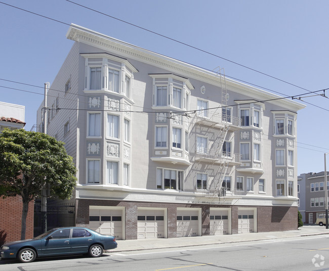 Building Photo - 3201 Octavia