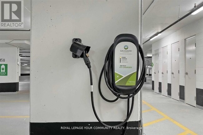 Building Photo - 85 McMahon Dr