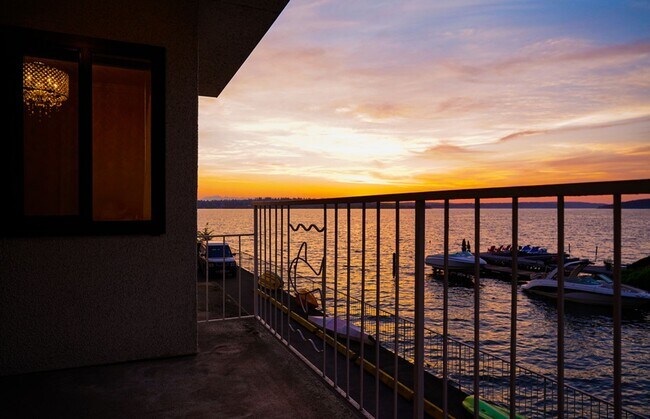 Foto del edificio - Charming 1 Bedroom Condo in Boutique Building