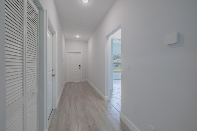 Building Photo - 2240 84th Ct