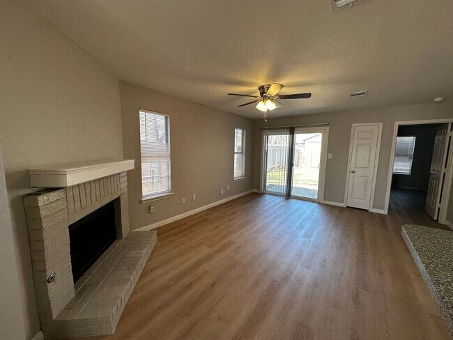 Foto del edificio - Ginder Properties2 (2906 Kestrel Dr)