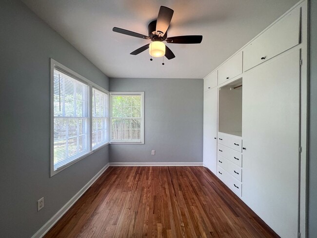 Building Photo - Pet Friendly 3BR/2BA Bungalow located in Gainesville Heights Available Mid-August!