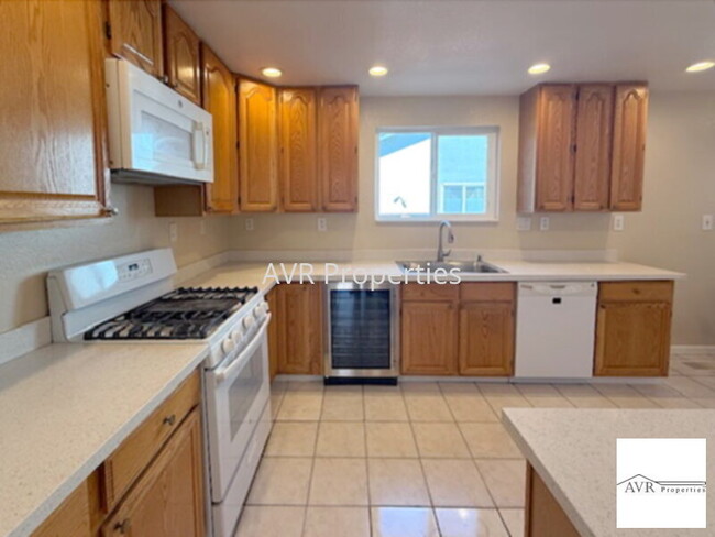 Building Photo - Fantastic southside downtown Victorian hom...