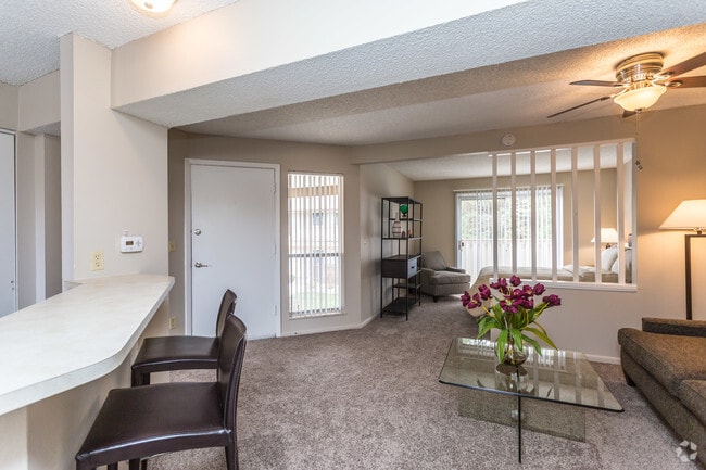 Estudio - 545 ft² - Willows at Tamarac