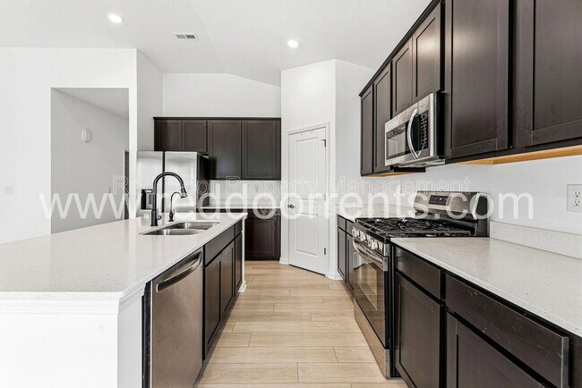 Foto del edificio - 1339 Little Rodeo Pl