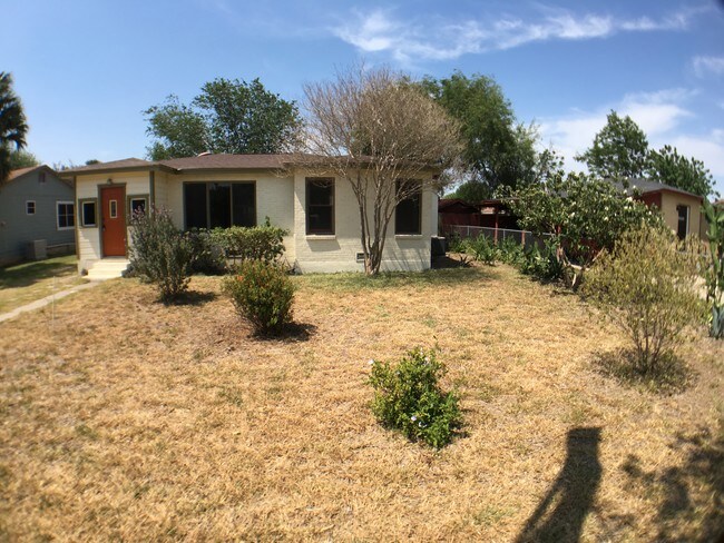 Building Photo - 1710 Quince Ave