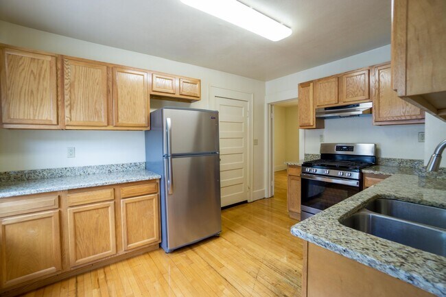 Photo - 689 Allen St Apartment